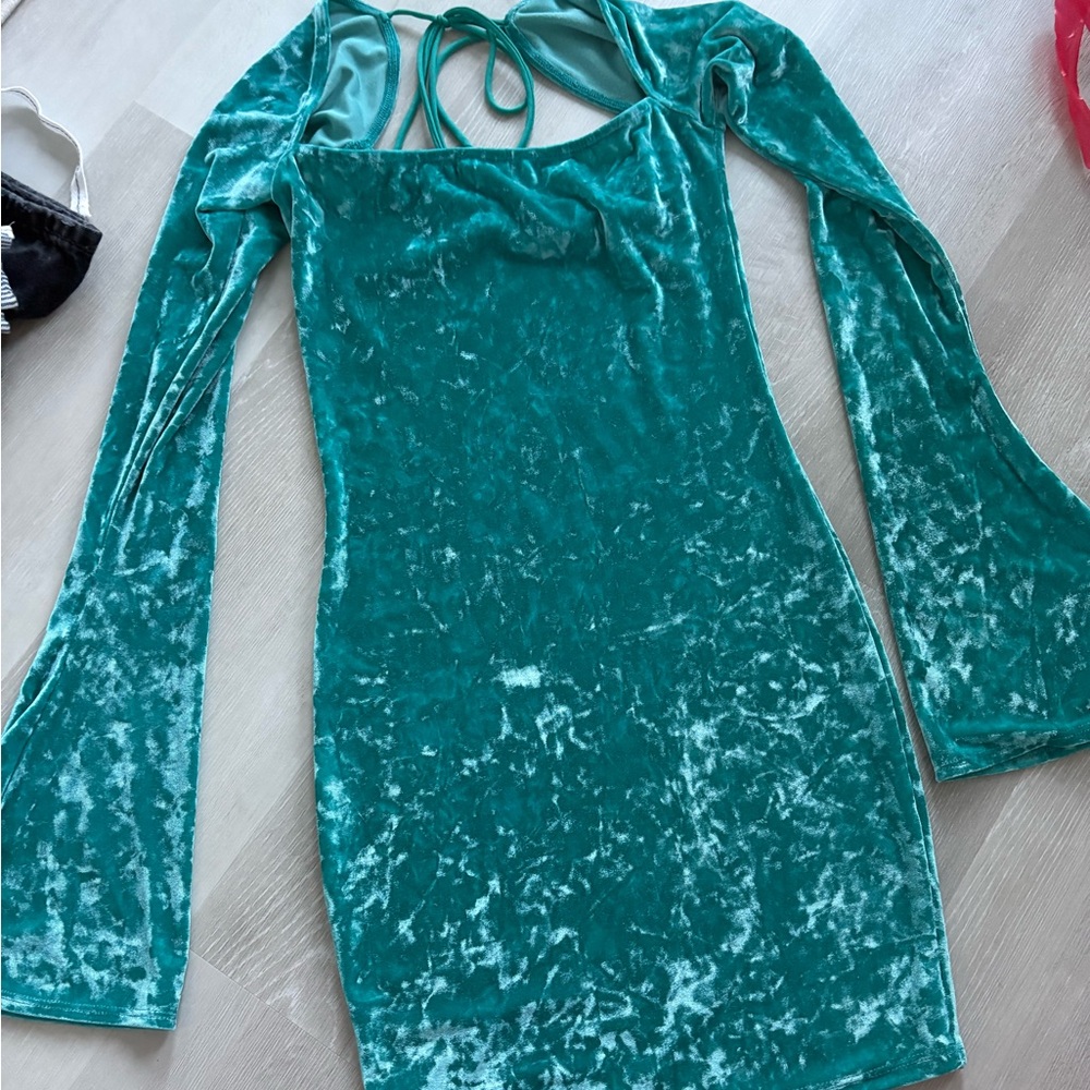 Lucy in the sky Velvet Teal Long-Sleeve Bodycon Dress